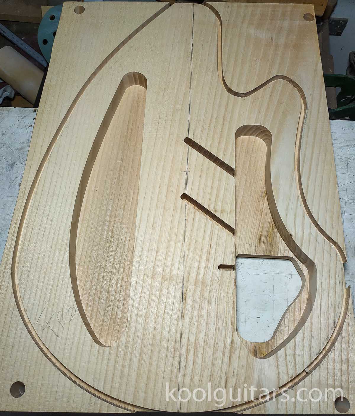 Electric OUD 7 steel strings, Ash wood for back