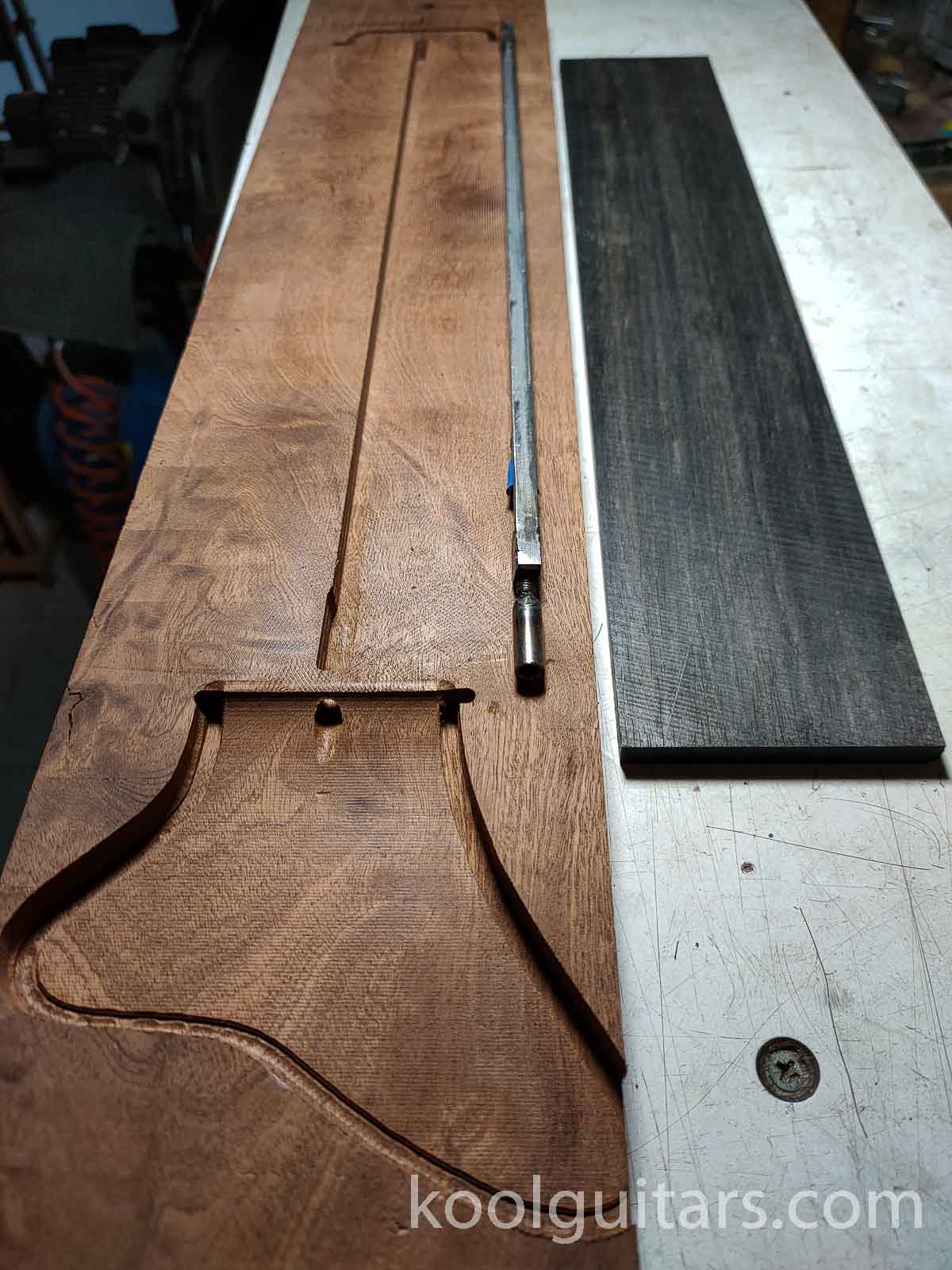 Electric OUD 7 steel strings, Mahogany neck, ebony fretboard