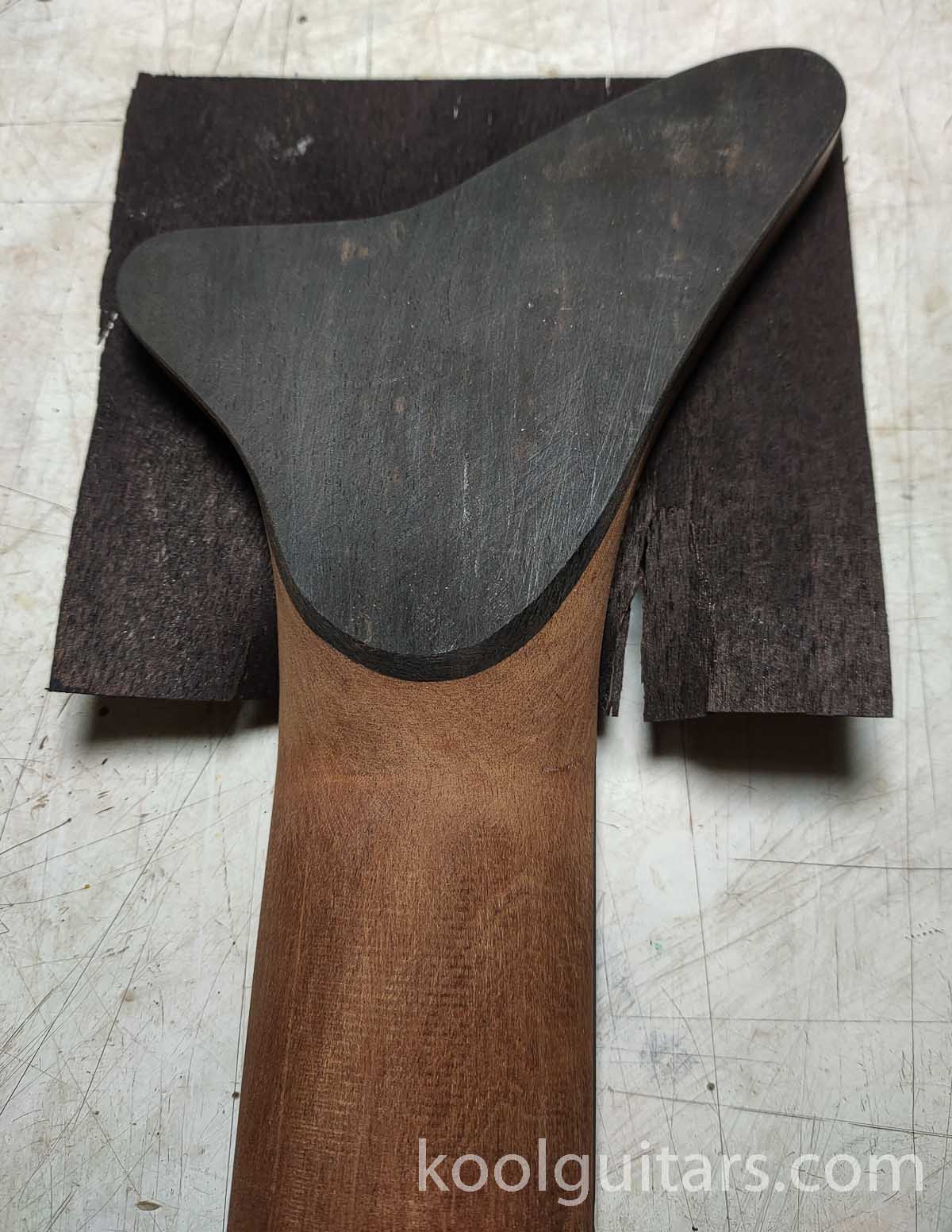 Electric OUD 7 steel strings, Mahogany neck, ebony fretboard