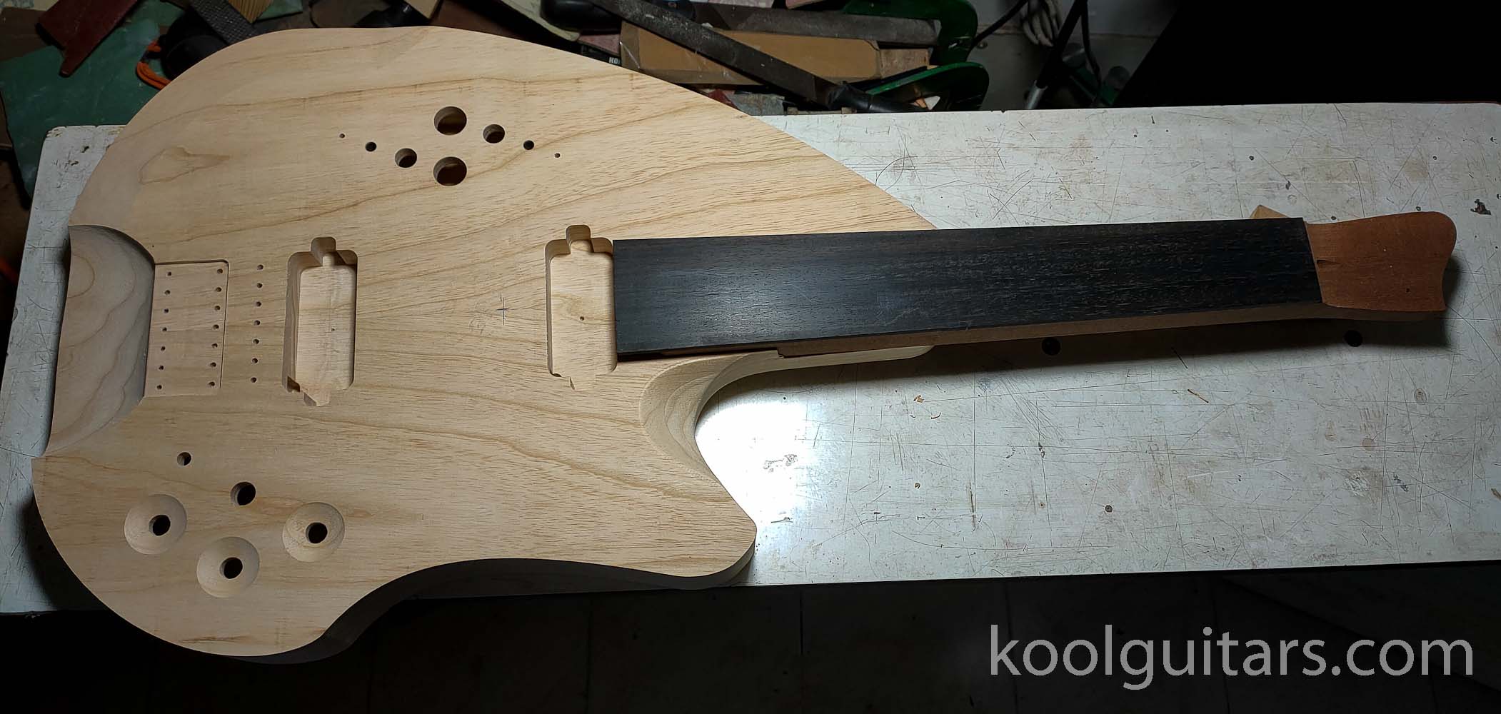 Electric oud, oud elettrico koolguitars, 7 corde